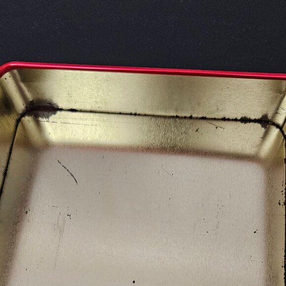 Russell Stover “Happy Holidays Elvis” Candy Tin-1999 Indoor Christmas Tree Scene - Picture 7 of 16